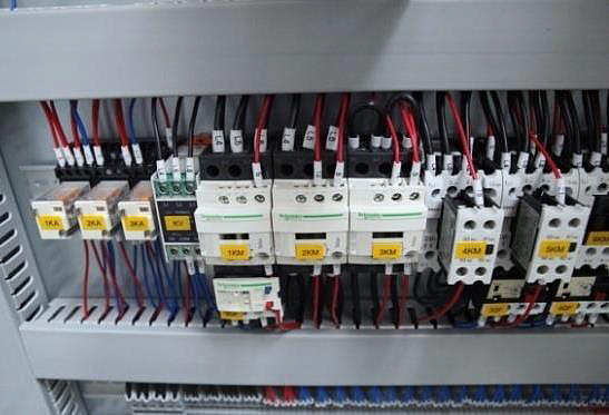 Nanxing NPL 380D  Электрокомпоненты  Гарантируют стабильность работы станка 