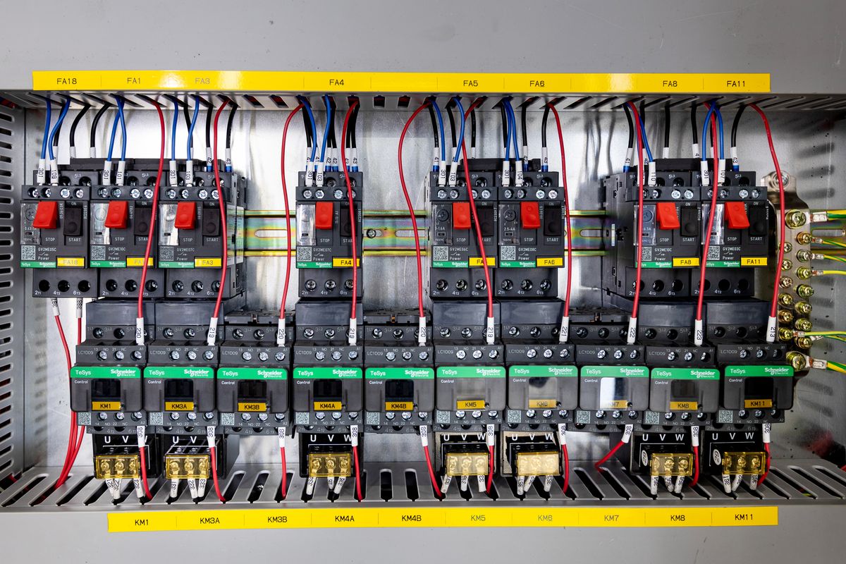 SPITZEN SMG-2316  Электронные компоненты  Электронные компоненты Schneider, OMRON, IDEC, PHOENIX