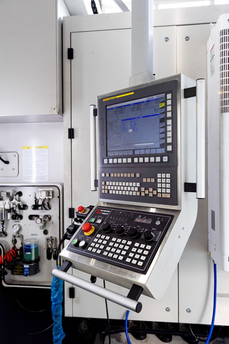SPITZEN SMG-2316  Система ЧПУ Fanuc 0i-MF, Тип 1  AICC IIJerk controlПлавный контроль допускаФункция регулировки уровня качества машинной обработки400 кадров считыванияManual Guide IМонитор 15”