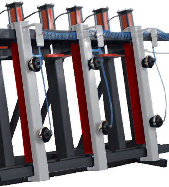IRONMAC Press 150/6HP  Пневматические откатные фронтальные прижимы  Удобно и быстро устанавливаются и автоматически с помощью кнопки зажимают пакет на необходимое усилие 