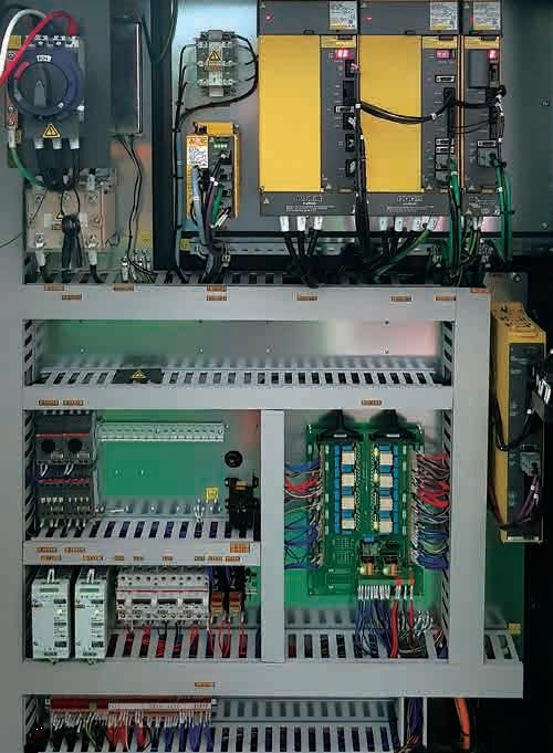 SKMC DL4000M  Надёжные электрические компоненты  Тормозные, силовые и релейные цепи объединены в одну систему плат, но разнесены друг относительно друга в электрошкафу для оптимально теплообмена и исключения перегрева с учётом непрерывной условий ...