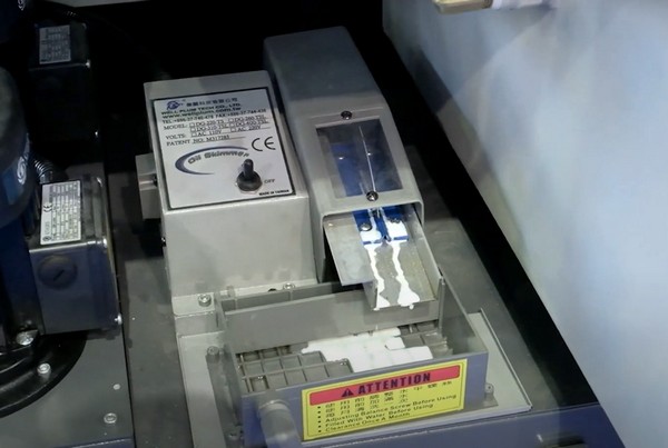 SPECTR MC1260  Маслоотделитель (сепаратор СОЖ)  Предназначен для удаления масляных загрязнений из охлаждающей жидкости  Очищенная СОЖ попадает обратно в систему циркуляции для дальнейшего использования  Существенно экономит и продлевает срок служб...