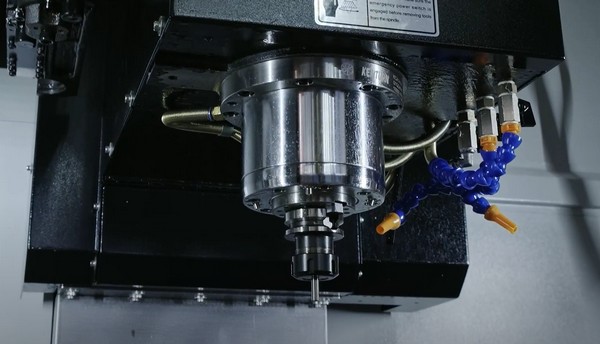 SPECTR SVL-1055  Шпиндель  В базовой комплектации установлены шпинделимировых производителей KENTURN (Тайвань)  Максимально сбалансированы и обладает высокой статической и динамической жесткостью, с ременным типом привода (стандарт) BT40/ 10 000 о...