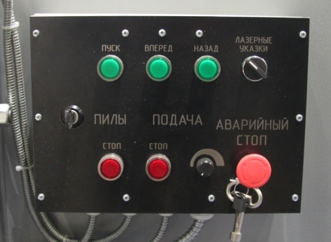 KRAFTER-E  Пульт управления  Простой, понятный и эргономичный пульт управления, который (опционально) можно оснастить бесступенчатой регулировкой скорости подачи 