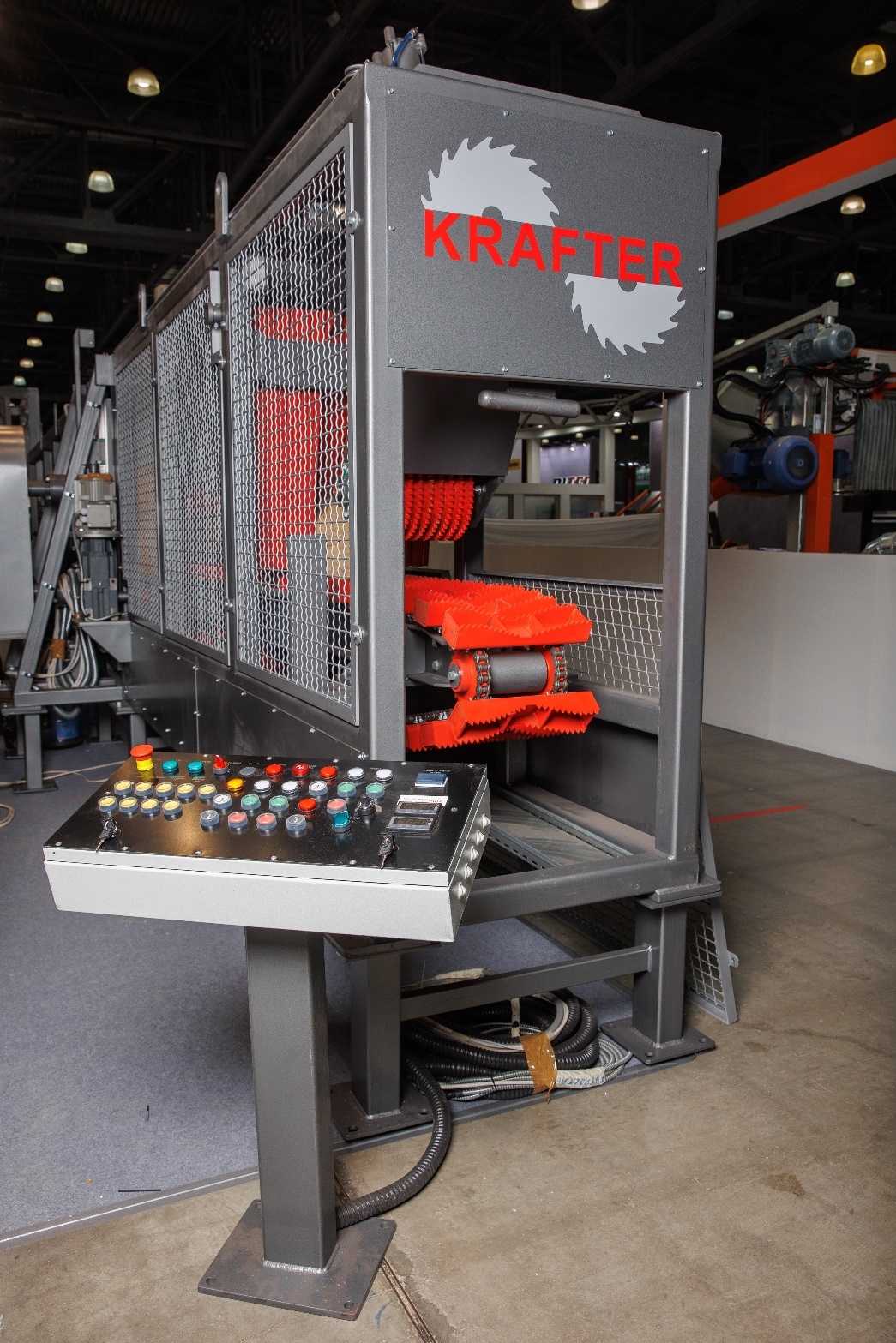 KRAFTER 2.0  Пульт управления  Эргономичный выносной пульт управления специально создан для эффективной и комфортной работы оператора 