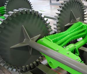 Mebor SFH-1200  Дополнительные вращающие колеса  Дополнительная пара приводных вращающих колес в случае обработки более длинных бревен 