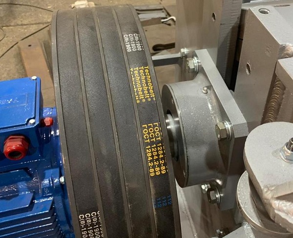 KRAFTER RS 400 RS 400  Подшипники SKF  Шведские подшипники закрытого типа одни из лучших в мире, не требуют обслуживания и смазки при непрерывной трехсменной работы  Специально разработанный усиленный корпус подшипника и вала с большим запасом про...