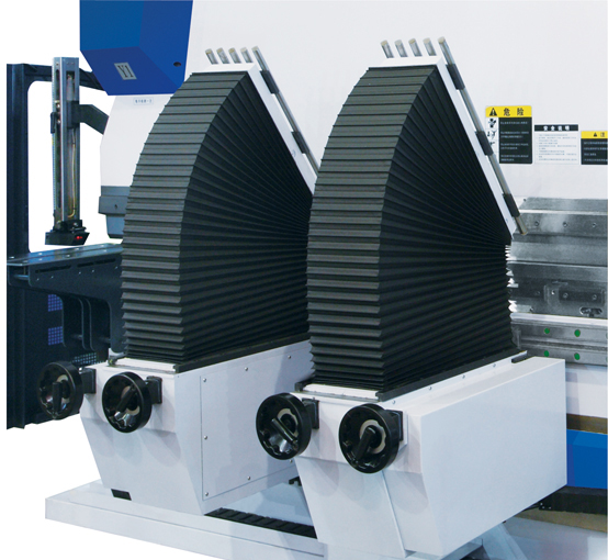 SMD PBC-50/1300  Синхронизированные, управляемые ЧПУ передние поддерживающие опоры  Синхронизированные, управляемые ЧПУ передние поддерживающие опоры