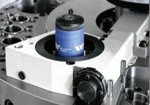SMD Nisshinbo HPC-3048-40LA2  Индексные станции  Приводятся в движение серводвигателем с червячным редуктором, который работает в масляной ванне, что обеспечивает высокую износостойкость узла и точность поворота 