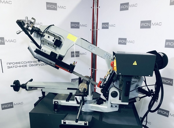 IRONMAC CUT-220F Euro Type  Цельноплитная пильная рама  Позволяет максимально гасить возникающие в процессе резания вибрации, тем самым продлевая срок службы инструмента и станка в целом 