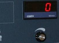 QUADRO NS-623  Инвертор  Электронная система регулировки скорости дает возможность плавно регулировать скорость подачи заготовок в интервале возможных скоростей от 6 до 36 м/мин  Располагается на центральной панели 