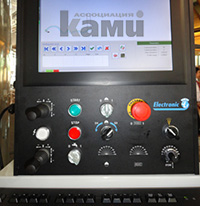 UT.MA P 20 CNC  Компьютер с цветным ЖК дисплеем  Параметры заточки и индикация рабочего процесса отображаются на ЖК дисплее 