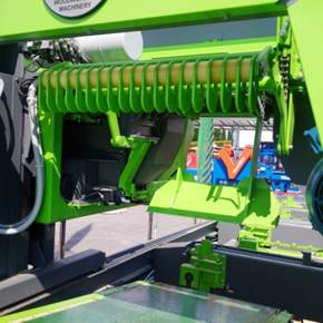 Mebor HTZ 800  Автоматическое устройство для направления досок  Автоматическое сохранение ровного направления досок, во время выталкивания из станкa) 
