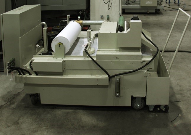 UNIVEQ UGO-2040B CNC  Бак для СОЖ и система фильтрации  Бак для СОЖ и система фильтрации выполнены из стали и вынесены за пределы станка, что с легкостью и минимальными затратами времени позволяет заменять отработанную охлаждающую жидкость  Комбин...
