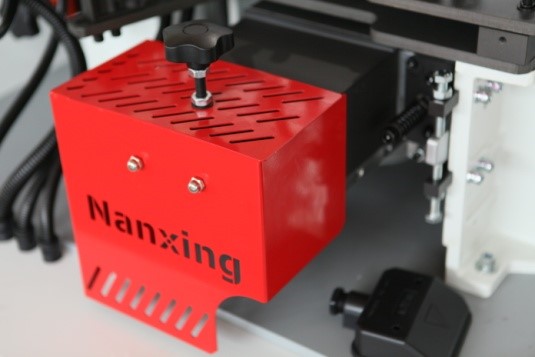 Nanxing NBC332  Клеевая ванна  Клеевая ванна ёмкостью 5 литров имеет антипригарное покрытие, защищая клей от подгорания, сохраняя его физические свойства и цвет 