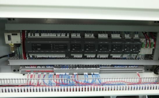 Nanxing NBC332S  Электрокомпоненты  Управление ПЛК, входное напряжение 380 В, 50 Гц (стандарт) Положение заготовки контролируется энкодером Независимые частотные преобразователи на каждый узел с функцией торможения двигателя Большинство используем...