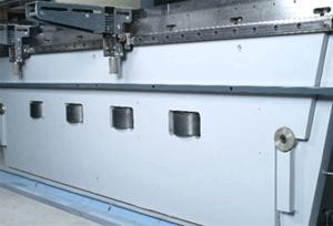 KMT KPH 90-2600  Автоматическая, управляемая чпу, гидравлическая система компенсации прогиба 