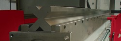 SMD PBA 170-3200  Стол сконструирован под крепление матриц европейского типа, шириной 60 мм  Стол сконструирован под крепление матриц европейского типа, шириной 60 мм