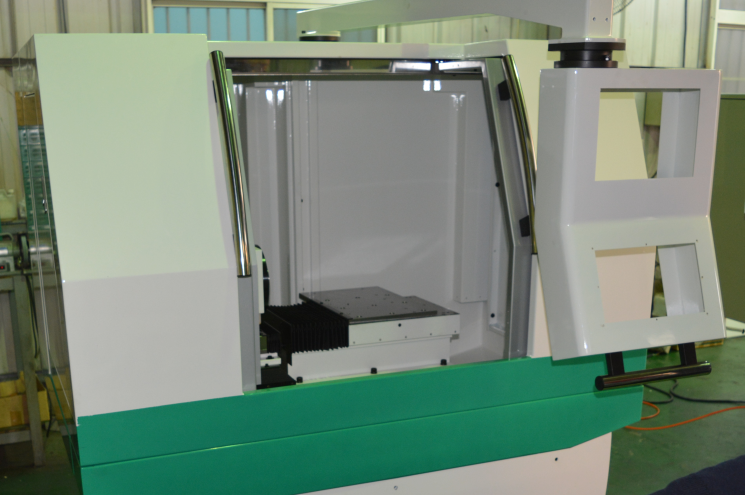 Spitzen SUG-50NC2  Герметичная защитная кабина (полностью закрытая рабочая зона)  Специальное исполнение с герметичной защитной кабиной 
