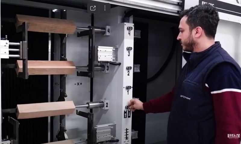 DINCMAK EKS.T4 CNC  ФИКСАЦИЯ ЗАГОТОВОК     					 Осуществляется с помощью пневматических упоров   		 