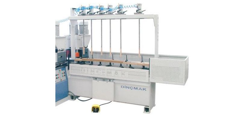 Dincmak CKF.F4  ЗАЩИТНЫЕ БАРЬЕРЫ           Рабочая зона станка защищена барьерными ограждениями  Они активируются автоматически перед началом рабочего цикла   		 