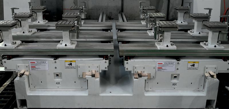 CF-MASTER T4 28  ОБЛАСТЬ ОБРАБОТКИ   2 стола   Работа как в едином пространстве области обработки так и в маятниковом режиме двух столов 