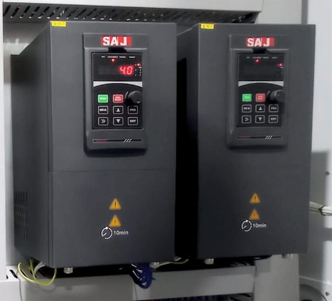 CF-MASTER T4 28  ИНВЕРТОР   2 шт 11кВт   повышает эффективность  и экономит энергию;   реализовано бесступенчатое регулирование скорости  