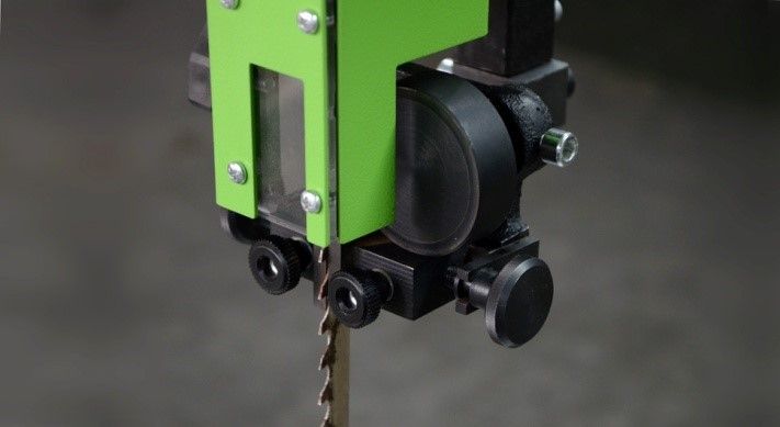 RIKON CBS600  ВЕРХНИЙ И НИЖНИЙ УПОРЫ ЛЕНТОЧНОГО ПОЛОТНА     Верхний и нижний упоры ленточного полотна имеют возможность фиксировать ленту в двух направлениях  с высокой точностью   		 