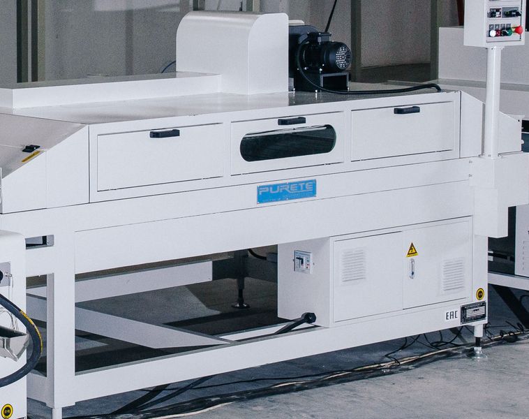 PURETE-L1613  ИСПОЛНЕНИЕ КОРПУСА     				Корпус сушильного тоннеля изготовлен из стальных листов холодного проката, окрашенных методом электро-статической порошковой окраски, что значительно снижает тепло потери и повышает энергоэффективность проц...