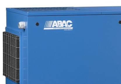 Abac FORMULA.E 15 10/55  Эффективное охлаждение  Многочисленные вентиляционные отверстия способствуют эффективному отводу теплого воздуха изнутри, что предотвращает перегрев винтового компрессора ABAC FORMULA Е 15 08/55 4152009021 