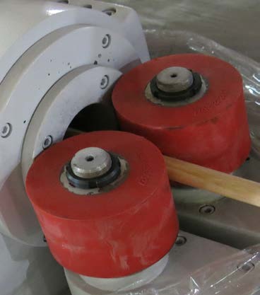 WoodTec Round Stick 60 Вытяжные вальцы   На выходе заготовку протягивает пара гладких резиновых роликов, полностью исключая ее повреждение, и обеспечивает безупречное качество готовой продукции 