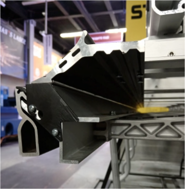 STALEX SUPERMAX 2.6 Неподвижная планка, к которой крепиться передняя часть F-образных опор  На данной планке размещается лист металла для последующей гибки  Через стальную ось планка соединена с планкой верхней прижимной (гибочной) 