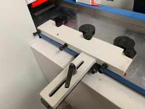 QUADRO 412 GH  Хромированный подающий стол  Стол покрыт хромом для повышения износостойкости 