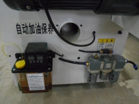 LTT-220PA Для улучшения работы пневмокомпонетов станка на нём установлена система подготовки воздуха (FRL) и автоматическая система смазки 