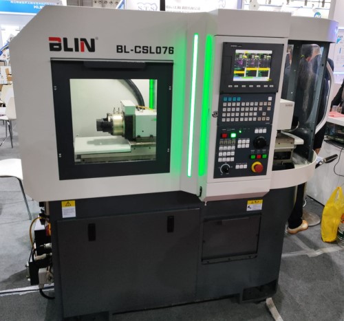BLIN CSL075  Монолитная станина из сплава «Mechanite» Монолитная станина из сплава «Mechanite», обладающим отличными литейными и прочностными свойствами, значительно повышает жесткость всей конструкции станка  Также станина подвергается последующе...