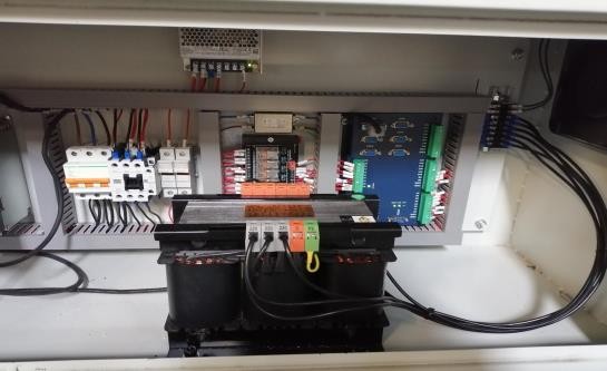 EcoWood MasterCut 250  Электрокомпоненты SCHNEIDER (Германия)  Все ответственные электрокомпоненты органов управления станка изготовлены извес  EcoWood MasterCut 250 тным мировым лидером в данной отрасли - компанией Schneider Electric 