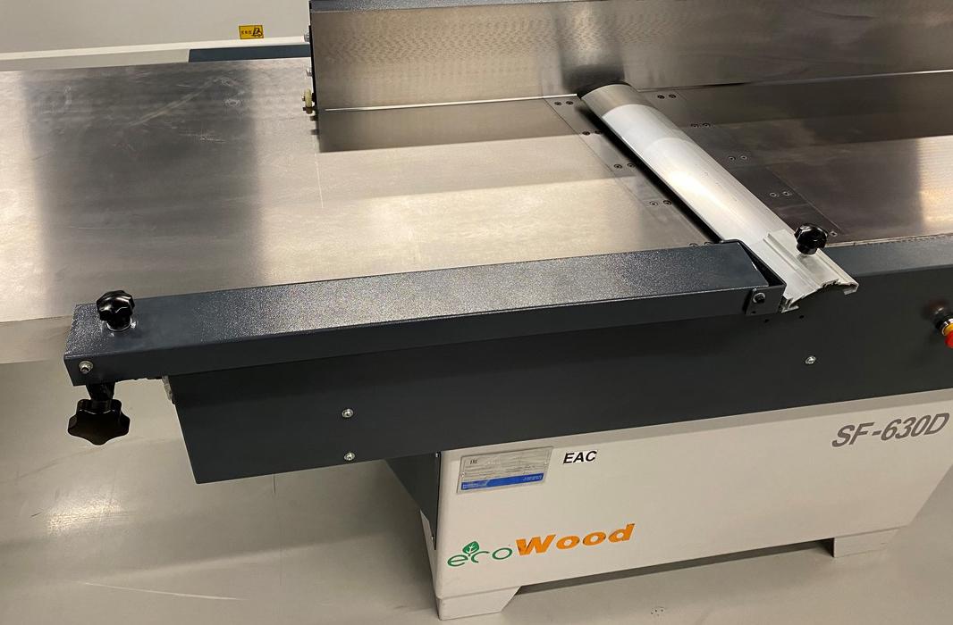 EcoWood SF 630W 
  Защита ножевого вала  
 Защитное ограждение зоны резания обеспечивает безопасную работу на станке  
