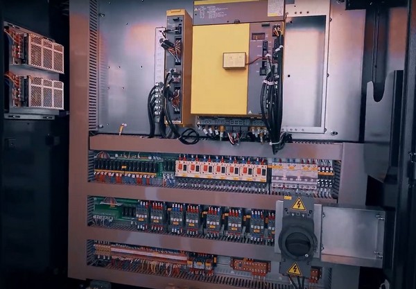 IRONMAC IVL HCNC  Электрический шкаф 