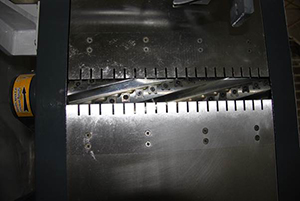 WoodTec F 300 W ECO  ШЕЙПЕРНЫЙ ВАЛ    Ножевые пластины расположены по спирали  Это обеспечивает плавный вход ножей в заготовку и исключает ее подрывы, что повышает качество обработанной поверхности 