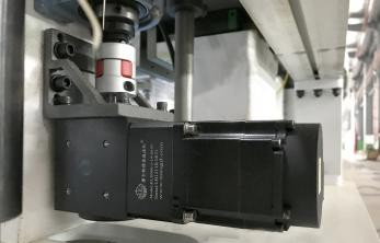 ALTESA SUPERSET NC 5650RF SERVO  Подача ленты на SERVO 
 Высокоточная подача кромкооблицовочного материала экономит кромкооблицовочный материал и повышает эффективность производства 
