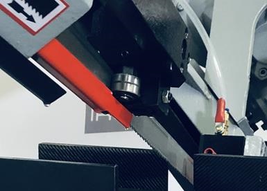 IRONMAC CUT-220F Euro Type  Двухрядные шариковые подшипники  На направляющих ленточного полотна 