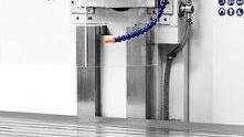 Stalex MUF1600 Servo 
  Плавность хода  
 Высокая плавность хода благодаря отточенным зубчатым шестерням, работающим в масляной ванне  

