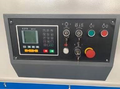 IRONMAC SB-K  Контроллер  Станок оснащен контроллером ESTUN E21S, позволяющим программировать точное положение заднего упора и количество резов при данном положении  Управление задним упором осуществляется, как в ручном, так и в автоматическом реж...
