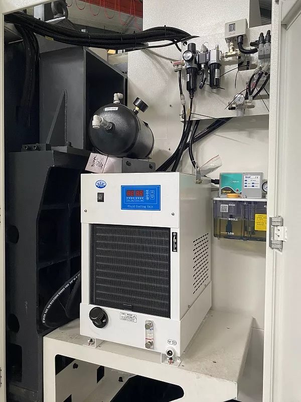 QUADRO 512 GH  Система подачи для коротких заготовок центробежного типа FD21  Позволяет в непрерывном режиме осуществлять подачу коротких заготовок разной длины 