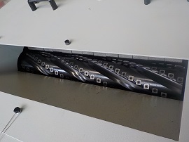 QUADRO 63W  Спиральный ножевой вал  Ножевые пластины расположены по спирали  Это обеспечивает плавный вход ножей в заготовку и исключает ее подрывы, что повышает качество обработанной поверхности Вал имеет 6 спиралей твердосплавных пластин по 26 ш...