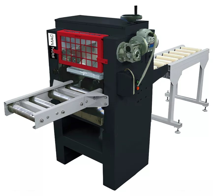 IRONMAC Press 200/HP  Станок автоматический двухсторонний для нанесения клея IRONMAC KC250/2  Ширина заготовок: 300 мм Толщина заготовок: 100 мм Количество валов: 2 шт Количество наносящих валов: 2 шт Скорость подачи: 28 м/мин Вес  IRONMAC Press 2...