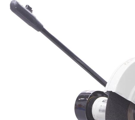 Stalex COM-400T/4 
  Удобство в работе  
 Эргономичный рычаг опускания пильного диска, оснащенный нескользящей резиновой рукояткой, делают рабочий процесс в течение длительного времени неутомительным для работающего 

