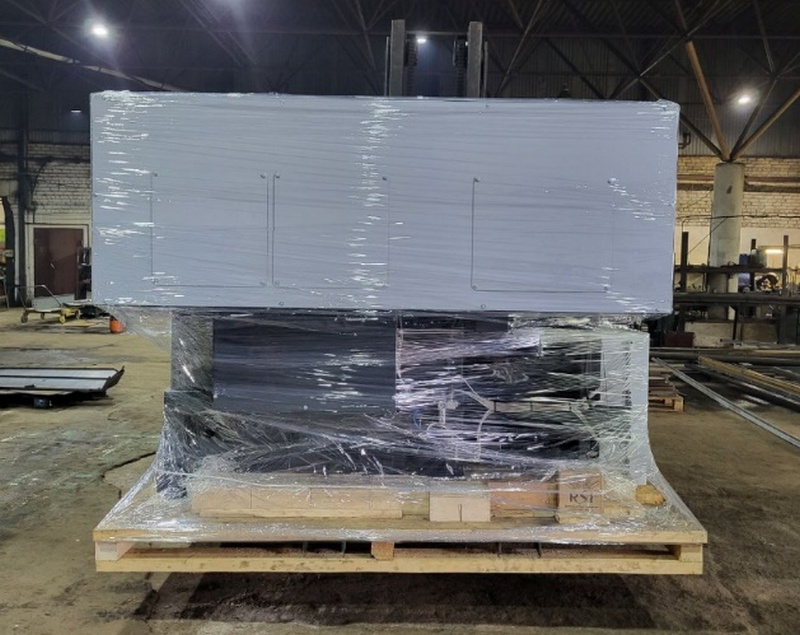 IRONMAC BLOX-300-4  Упаковка  Перед отгрузкой станки устанавливают на массивном деревянном поддоне  Упаковка в пленку Безопасное перемещение и удобство при погрузке 