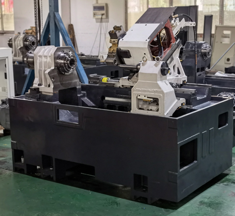 BLIN BL-S300  Станина 
 Конструкция обрабатывающего центра обеспечивает высокую производительность и точность, как при постоянных тяжелых точениях, так и при прерывистой обработке  Исполнение станины с наклоном обеспечивает легкий доступ к загото...