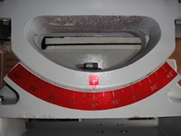 Ltt MS-302 Наклонный стол имеет шкалу, углы наклона от  + 40° до - 40°